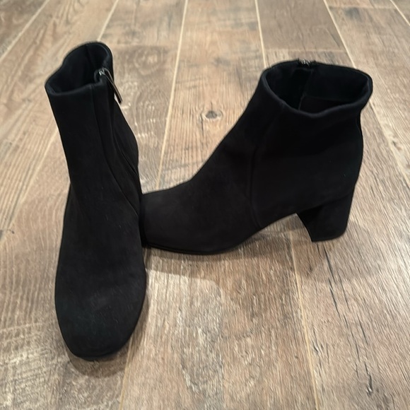 La Canadienne Woman’s Black Heeled Boots Size 8 - Picture 1 of 7